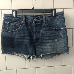 Levi’s 501 cutoffs / jorts sz 30